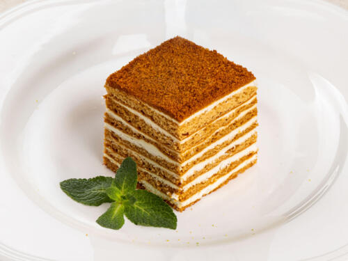 Карамельный медовик-сметанник