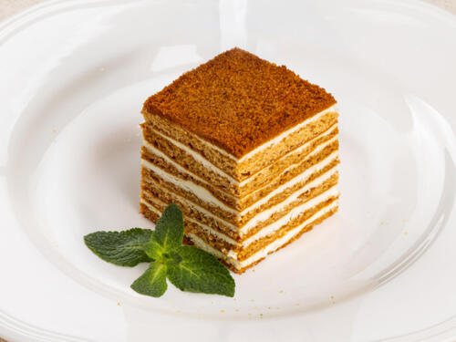 Карамельный медовик-сметанник